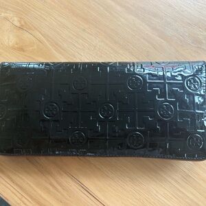 Tory Burch wallet gently used